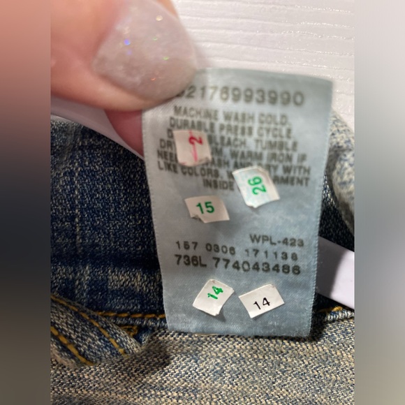 Levi’s Jean trucker jacket, size L women’s ,never worn, great condition. - Picture 6 of 7